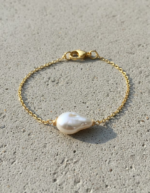 minimal pearl bracelet for women